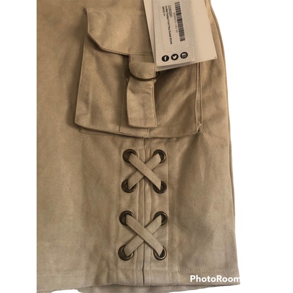 AURELLA Pocket Faux Suede Shorts in Sand Size 4 #D228653116122 - Picture 2 of 6